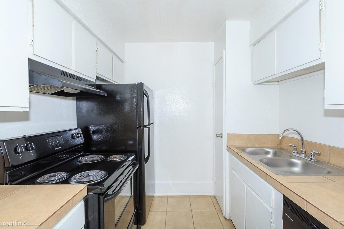 Primary Photo - 3301 Hughes Ln