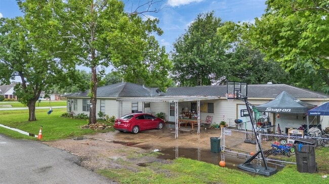 Photo - 815 Avenue G   Unit House