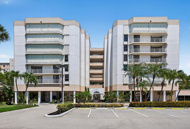 Building Photo - 176 Helios Dr