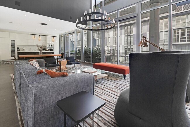 Foto del edificio - 250 NW 24th St