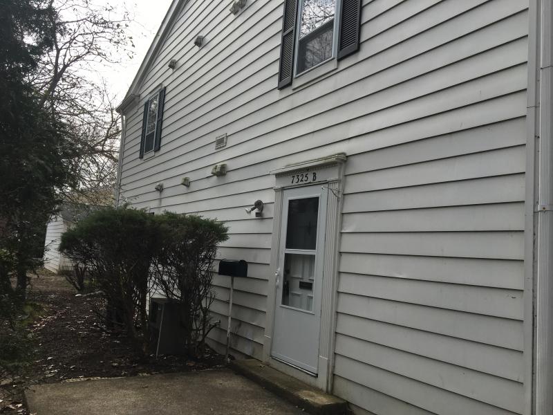 Primary Photo - 7325 Foxmill Rd Unit B
