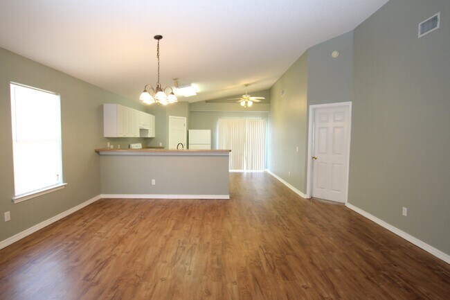 Foto del edificio - Spacious Brick Home Near NAS & Perdido Bea...