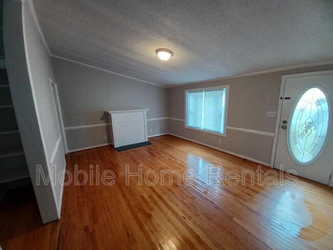 Building Photo - 90 Thompson Cir