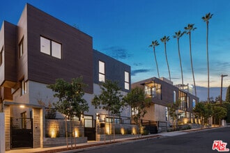 Building Photo - 919 Hilldale Ave