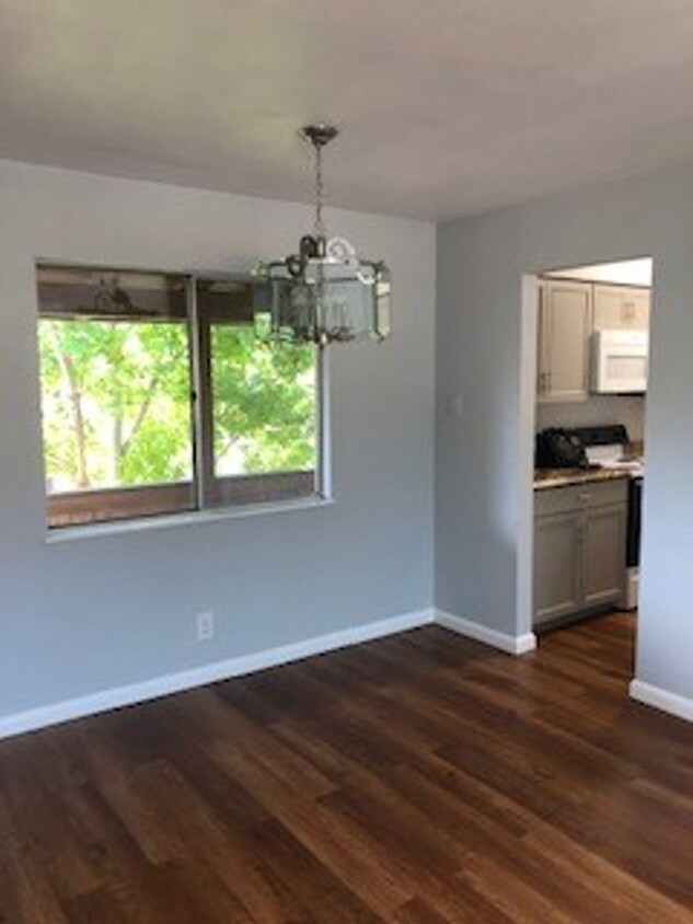 Primary Photo - NE UPTOWN WINROCK CONDO 2/BD 2/BA - UTILIT...