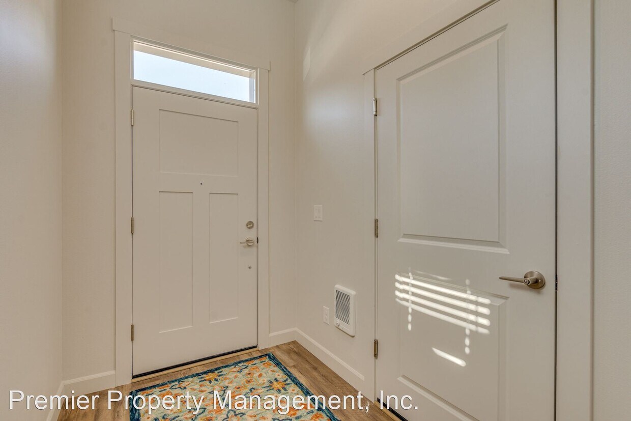 Building Photo - 3 br, 2.5 bath House - 174 Loganberry Ct