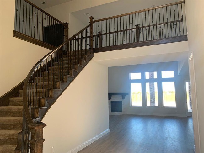 Building Photo - 1521 Lariat Dr