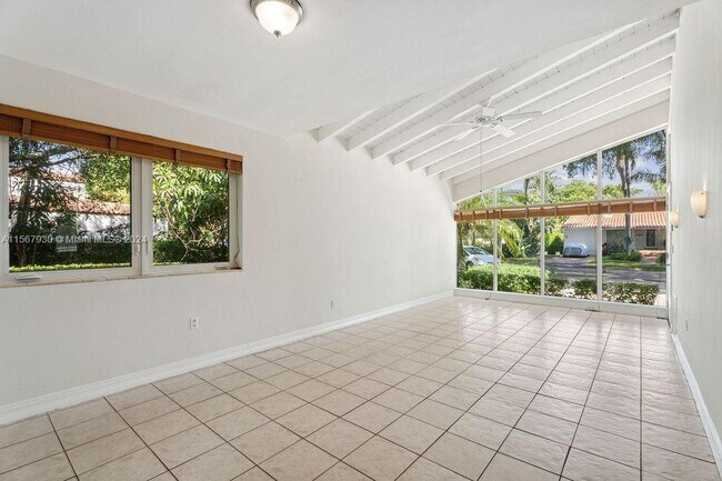 Building Photo - 210 Sarto Ave