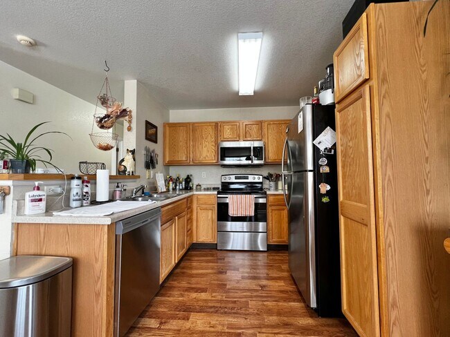 Building Photo - 3 bedroom 2 bathroom Condo in West Fort Co...