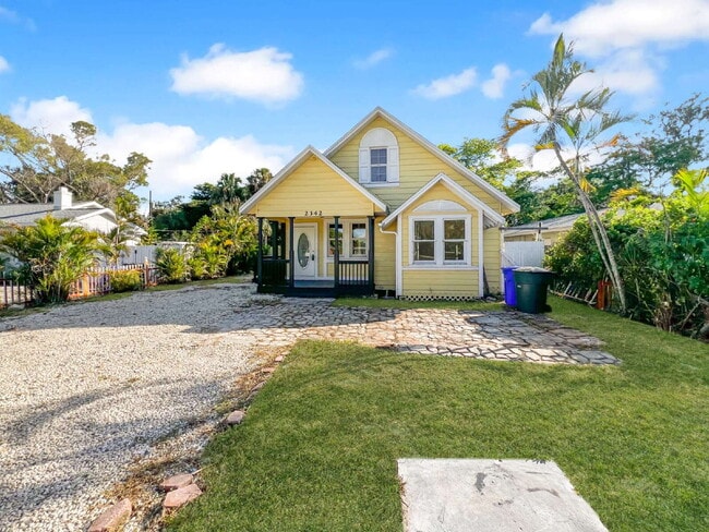 Photo - Deck the halls or the French doors, becaus... Apartment