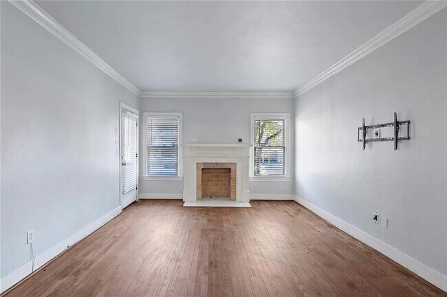 Sala de estar - 5611 Goodwin Ave