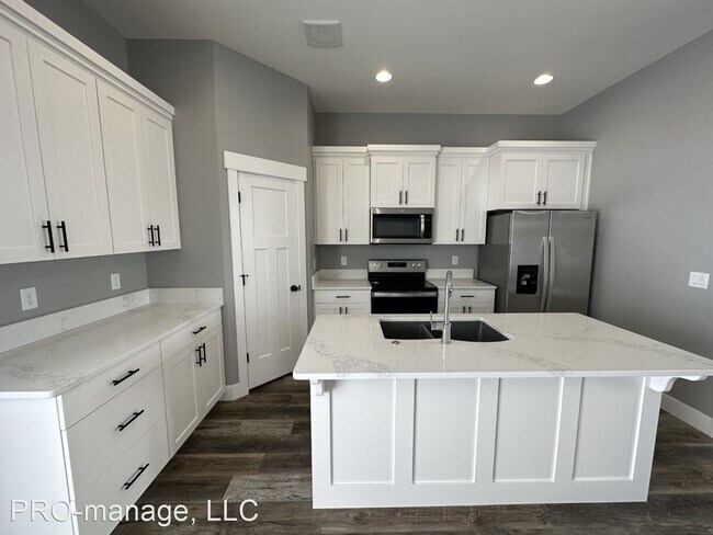 Building Photo - 3 br, 2 bath House - 4237 Hemingway Ave.