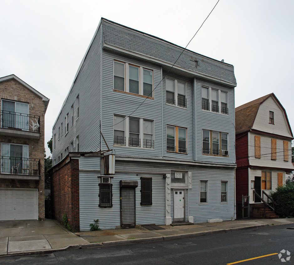 Foto principal - 921-923 Bergen St