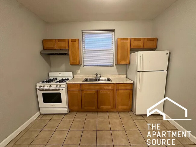 Foto del edificio - 6343 N Claremont Ave