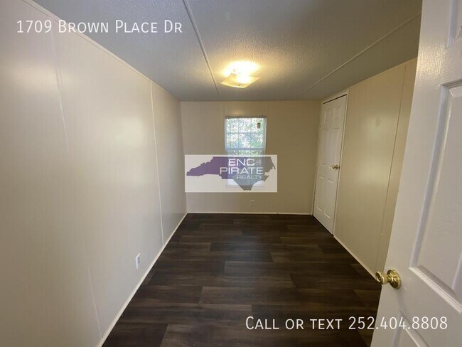 Foto del edificio - 1709 Brown Pl Dr