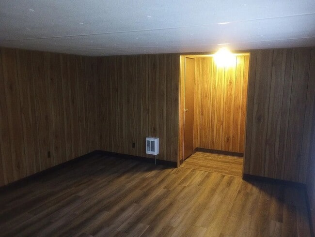 Building Photo - Spacious 4-Bedroom Home in Mabton, WA – Pe...
