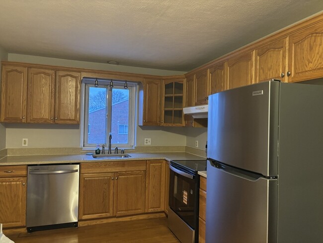 Building Photo - 133 Winthrop St