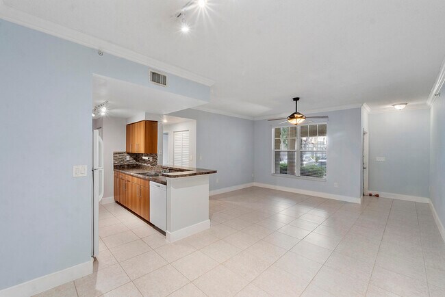 Building Photo - 5980 W Sample Rd
