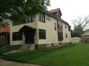 Building Photo - 120 10th St