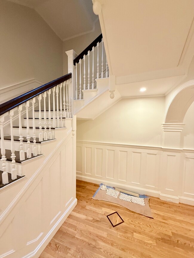 Building Photo - 1726 Beacon St