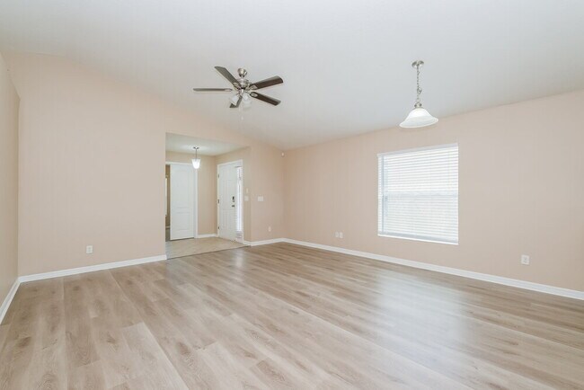 Building Photo - 1010 Larwood Pine Dr