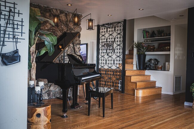 Foto del edificio - 2050 Cyprean Dr