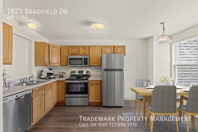 Building Photo - Spacious 2 Bedroom Town Home
