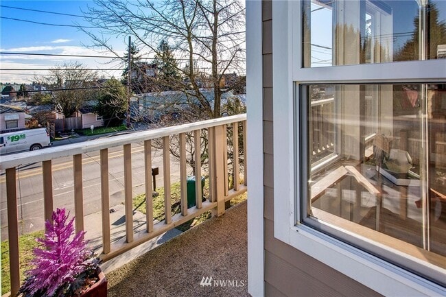 Building Photo - 8513 8th Ave NW