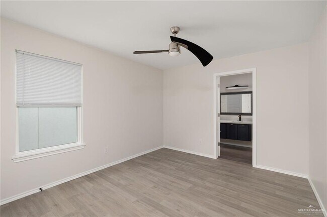 Foto del edificio - 609 E Interstate Hwy 2