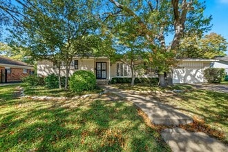 Building Photo - 4536 Cloudview Rd