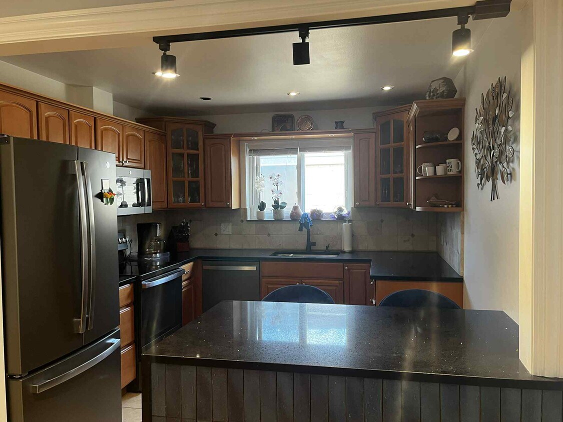 Foto principal - 1354 E Washington St