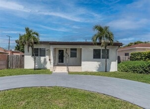 Building Photo - 3916 SW 58th Ave