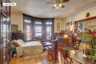 Building Photo - 9 W 69th St