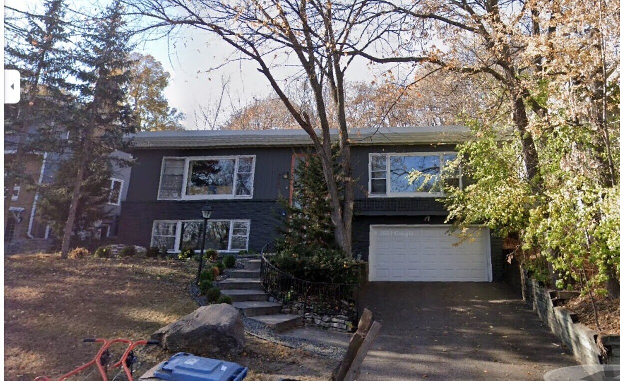 Foto del edificio - 4208 Queen Ave S