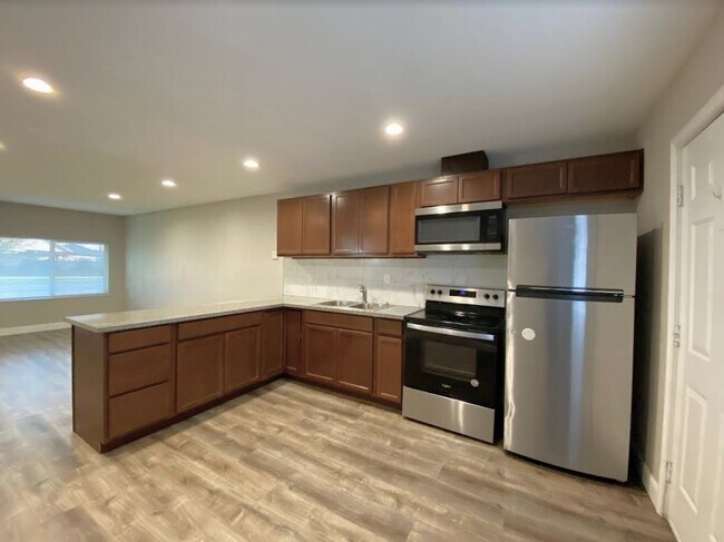 Foto del edificio - 823 E Bellevue Rd