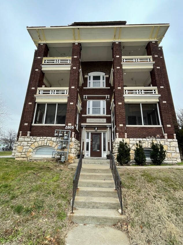 Primary Photo - Apartment in KCMO