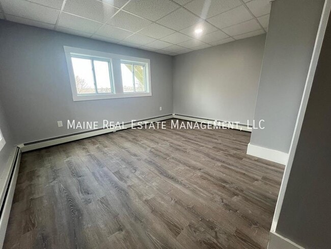 Building Photo - 131 College Ave