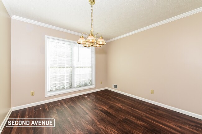 Building Photo - 619 Hardwood Ln