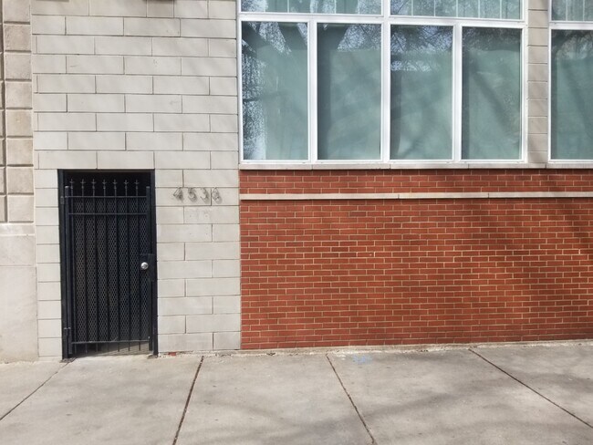 Foto del edificio - 4532 N Sheridan Rd