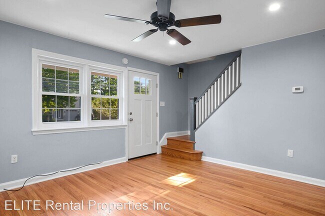 Foto del edificio - 3 br, 2 bath House - 42 Barren Road