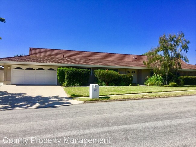 Foto del edificio - 4 br, 2 bath House - 1021 Trueno Avenue