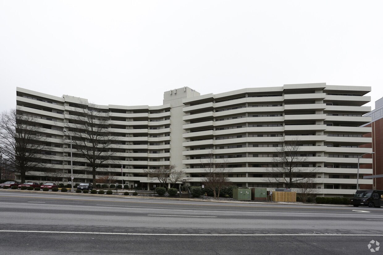 The Carlyle House Apartments Arlington, VA
