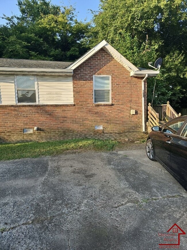 Building Photo - 308 Hawk View Ct