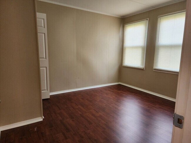 Building Photo - 2 bd 1 ba duplex in Wilmington
