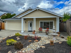Building Photo - 111 Philip Dr