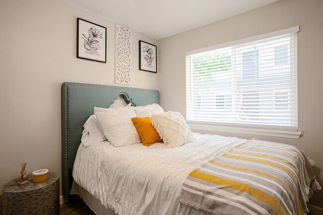 Building Photo - Encanto Lofts Apartments