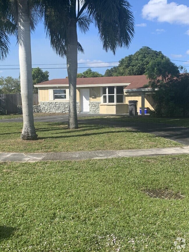 Building Photo - 12173 Colony Ave