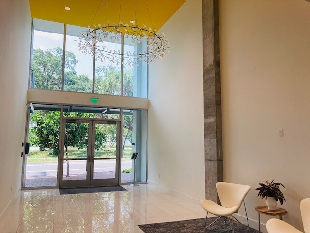 Lobby - 332 Cocoanut Ave