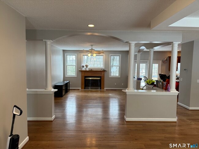 Foto del edificio - 104 Valley View Rd