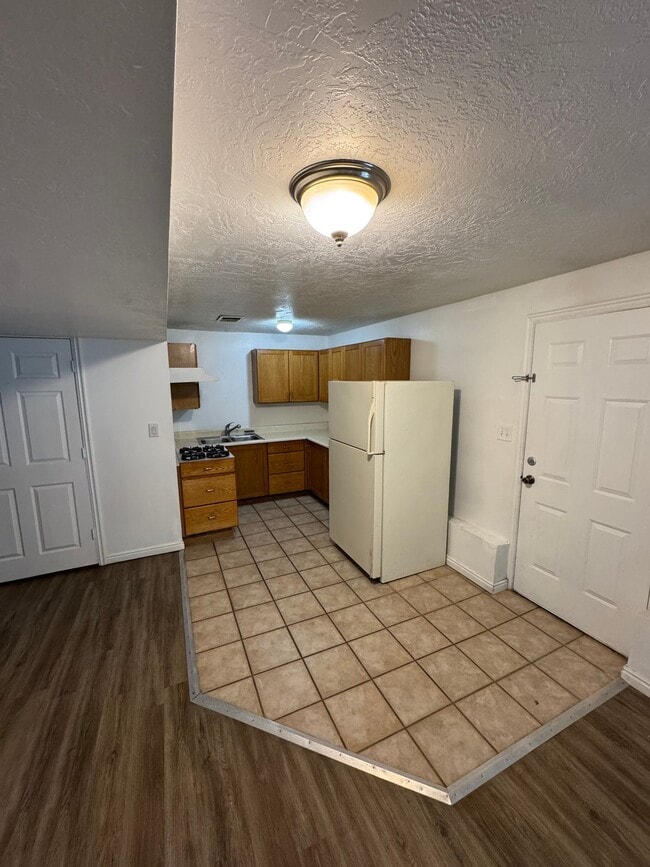 Building Photo - 595 N 1200 E